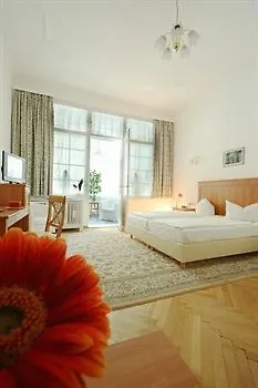 Brandies Gmbh فندق 3*